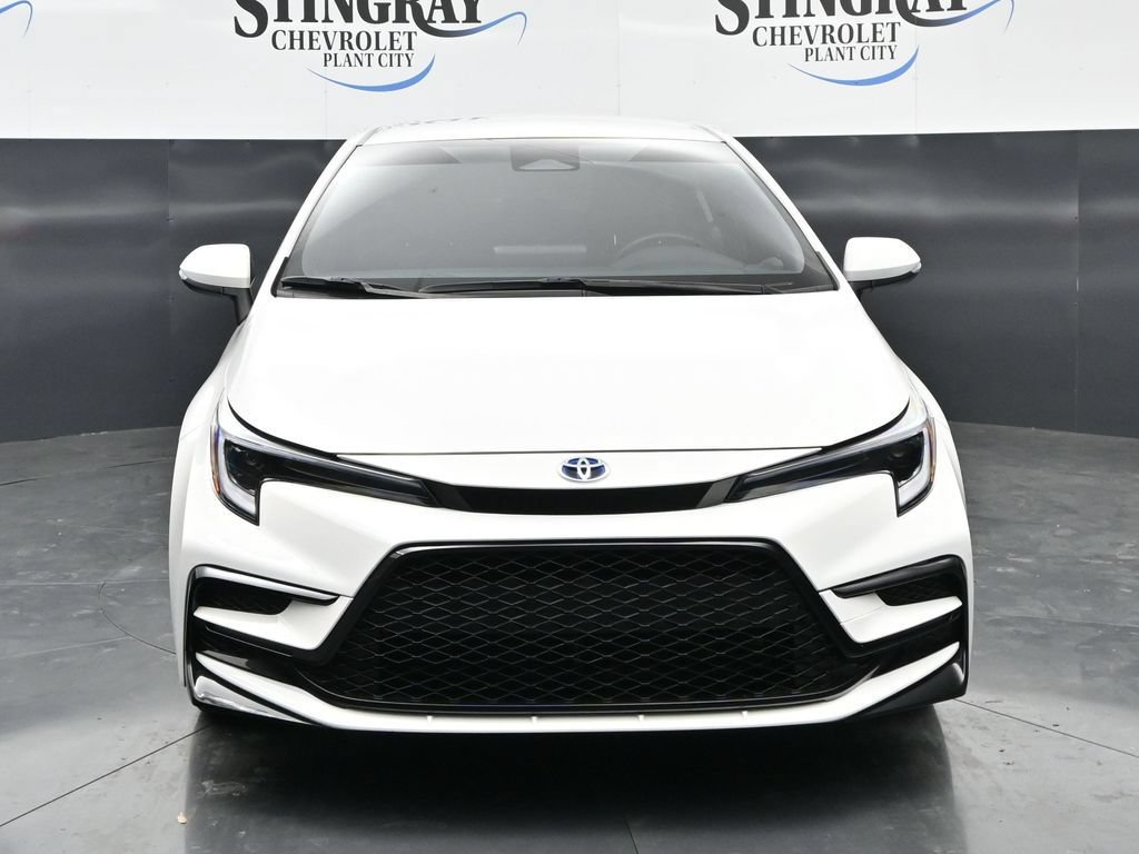 Used 2025 Toyota Corolla SE FWD image 2