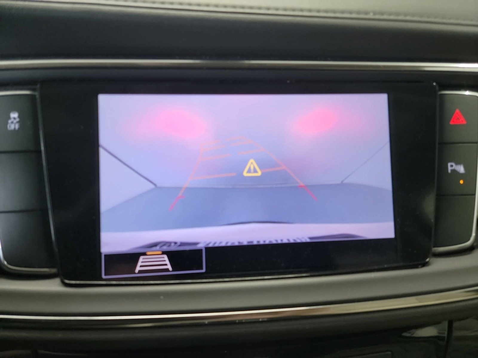 Used 2020 Buick Enclave Essence FWD image 23