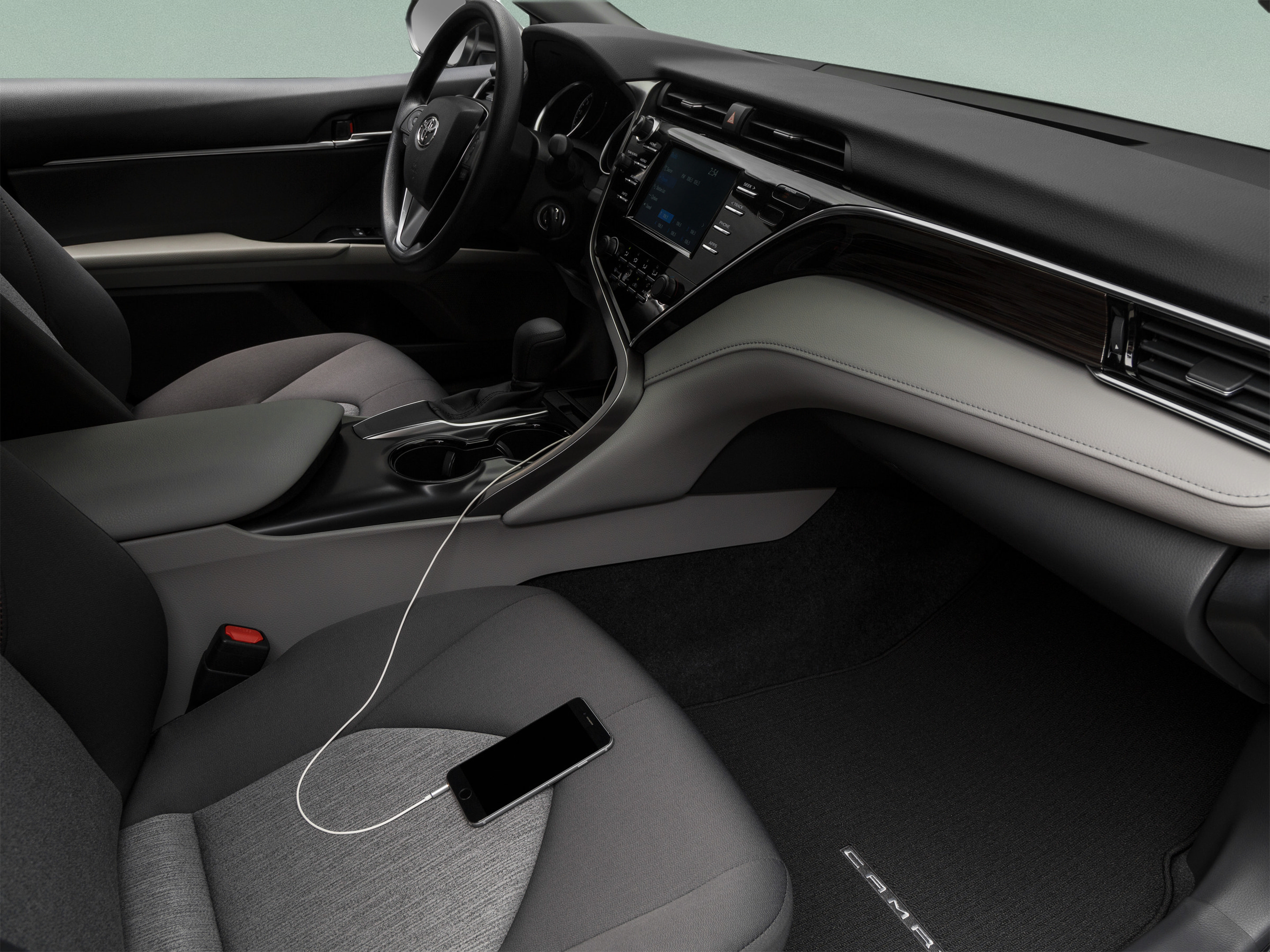 Used 2020 Toyota Camry LE w/ Convenience Package FWD image 30
