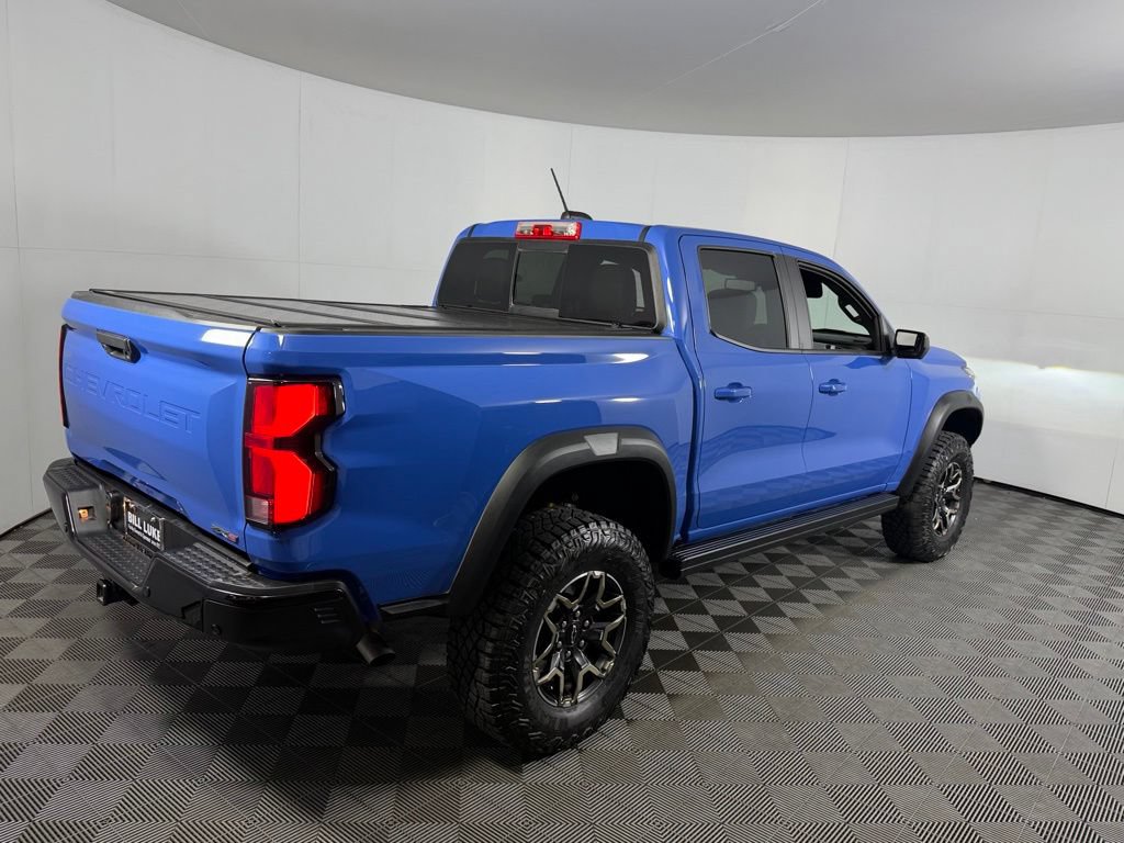 Used 2025 Chevrolet Colorado ZR2 w/ Technology Package AWD/4WD image 4