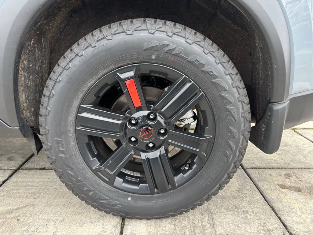 Used 2025 Nissan Rogue SV image 9