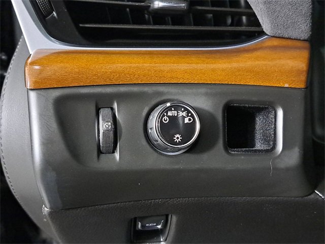 Used 2020 Cadillac Escalade ESV Premium Luxury image 25