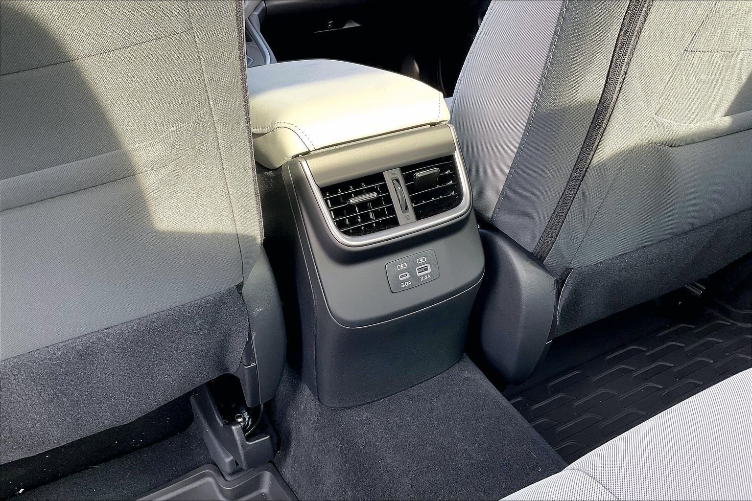 Used 2025 Subaru Legacy Premium image 24