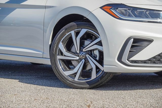 New 2026 Volkswagen Jetta SEL image 2