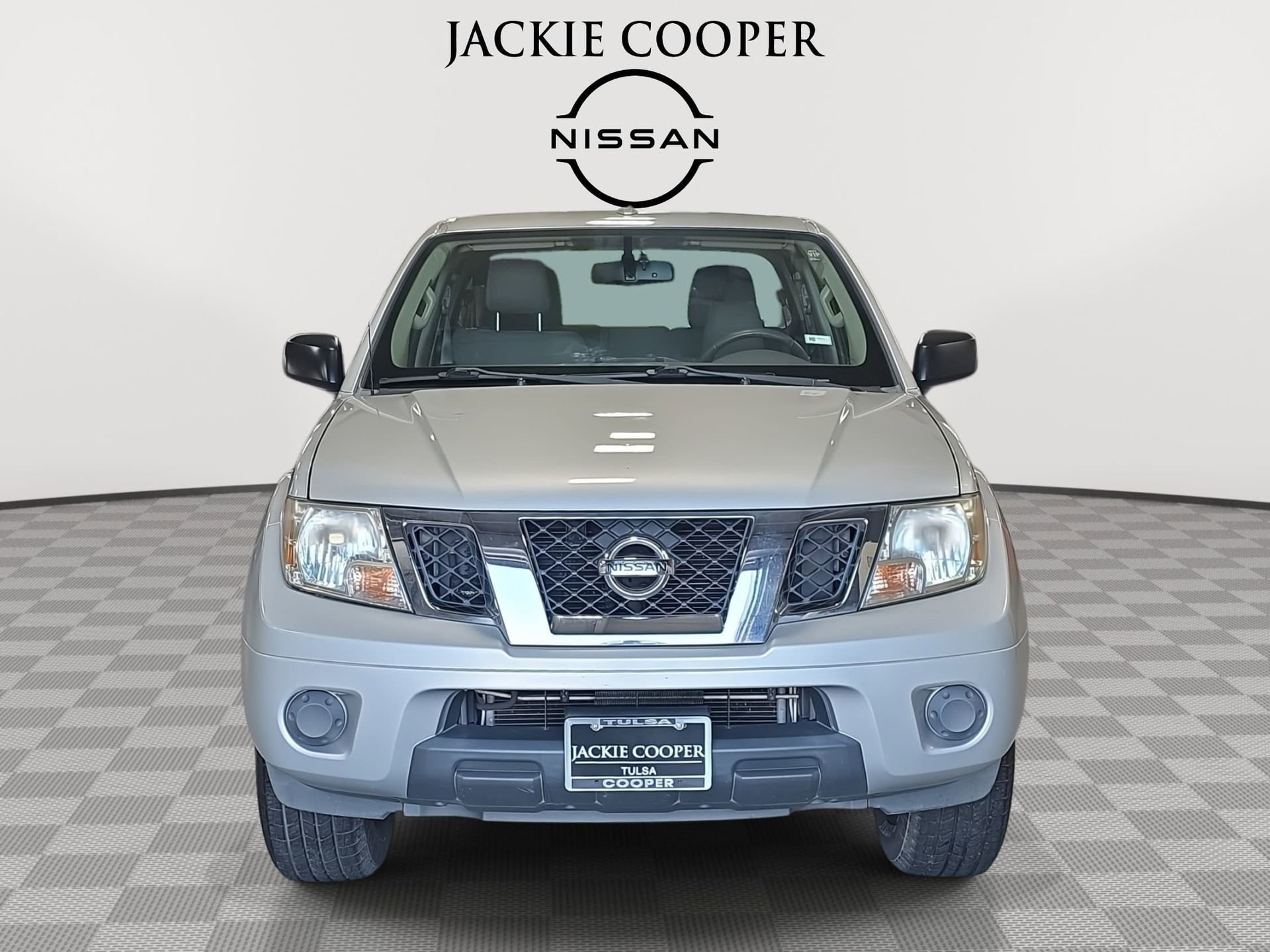 Used 2012 Nissan Frontier SV w/ SV Premium Utility Pkg image 2
