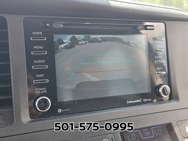 Used 2018 Toyota Sienna XLE w/ XLE Navigation Package FWD image 20