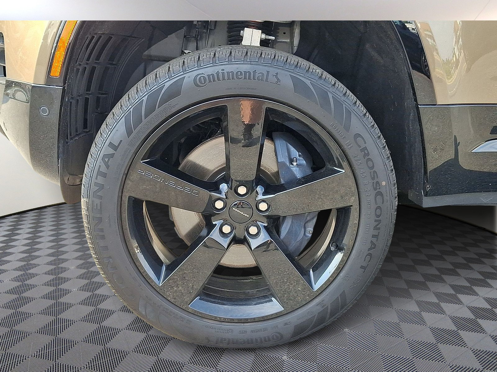 Used 2026 Land Rover Defender 110 X-Dynamic SE AWD/4WD image 2