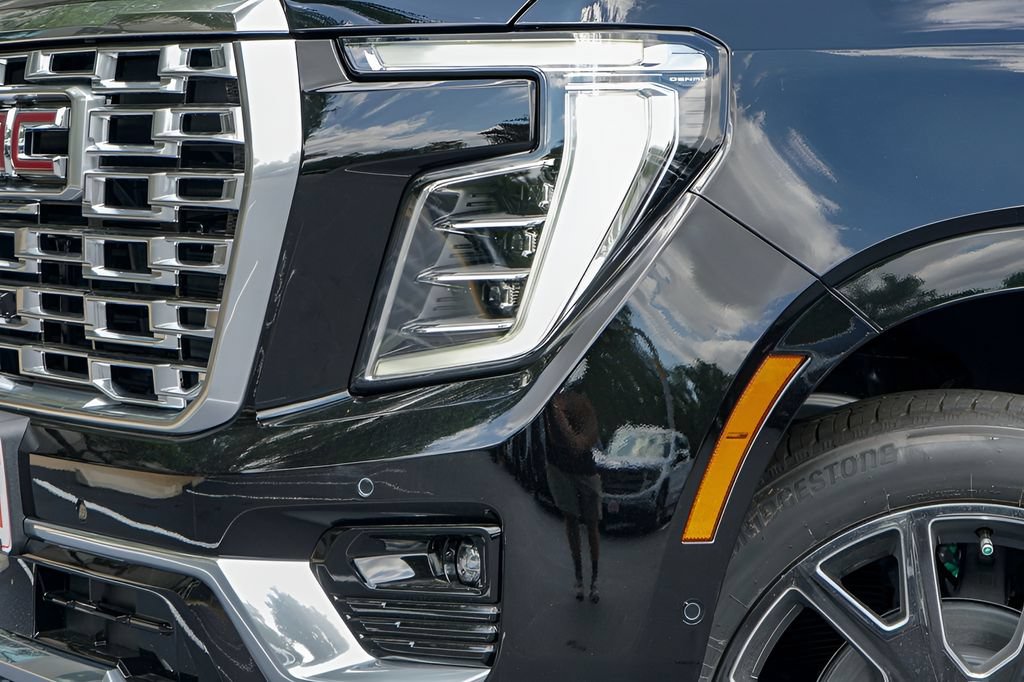 New 2026 GMC Yukon Denali w/ Denali Reserve Package AWD/4WD image 3