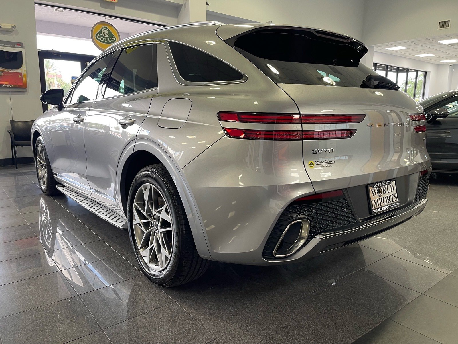 Used 2025 Genesis GV70 2.5T w/ Advanced Package AWD/4WD image 3