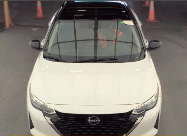 Used 2025 Nissan Sentra SR FWD image 3