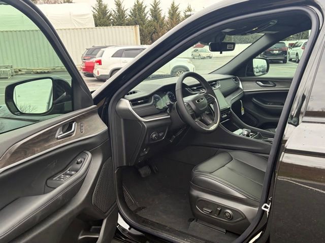 New 2025 Jeep Grand Cherokee Limited image 15