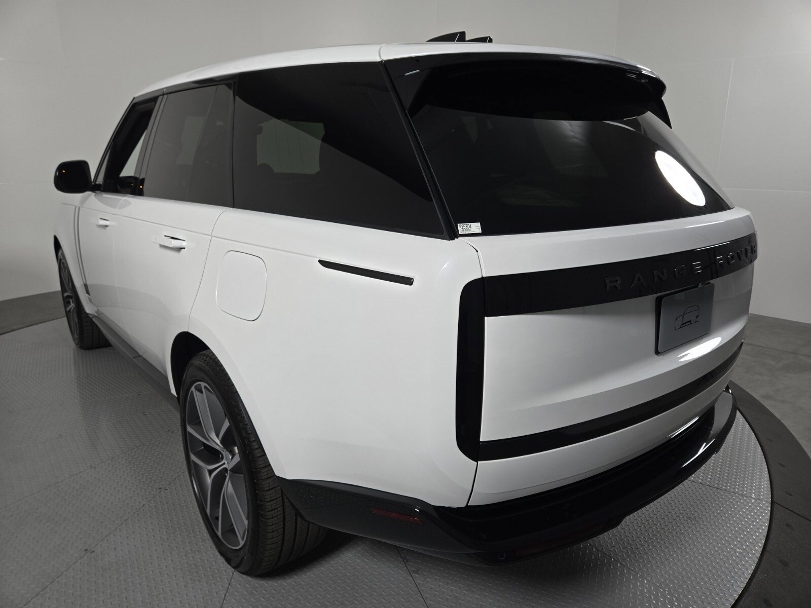 New 2025 Land Rover Range Rover SE image 15