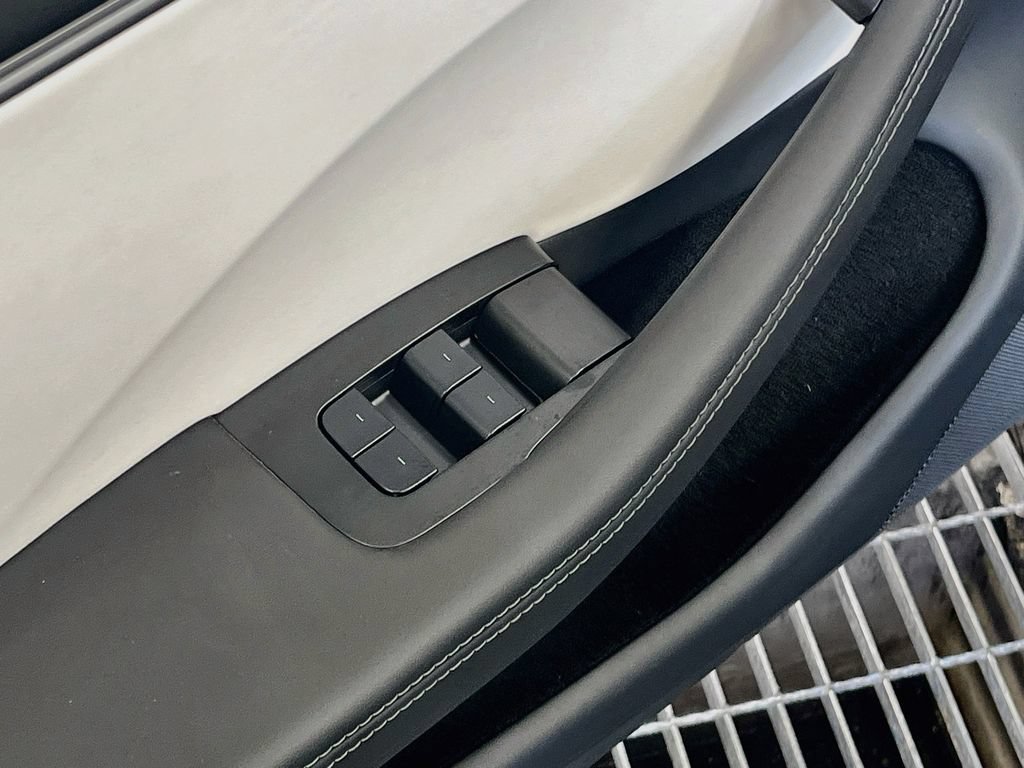 Used 2026 Tesla Model 3 Performance AWD/4WD image 17