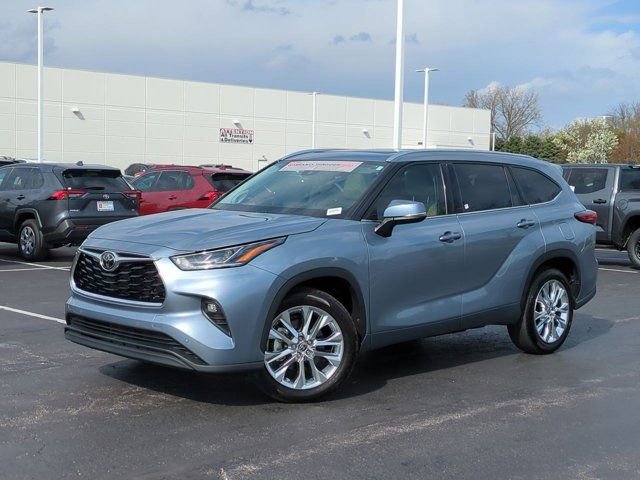 Used 2023 Toyota Highlander Limited FWD video 2
