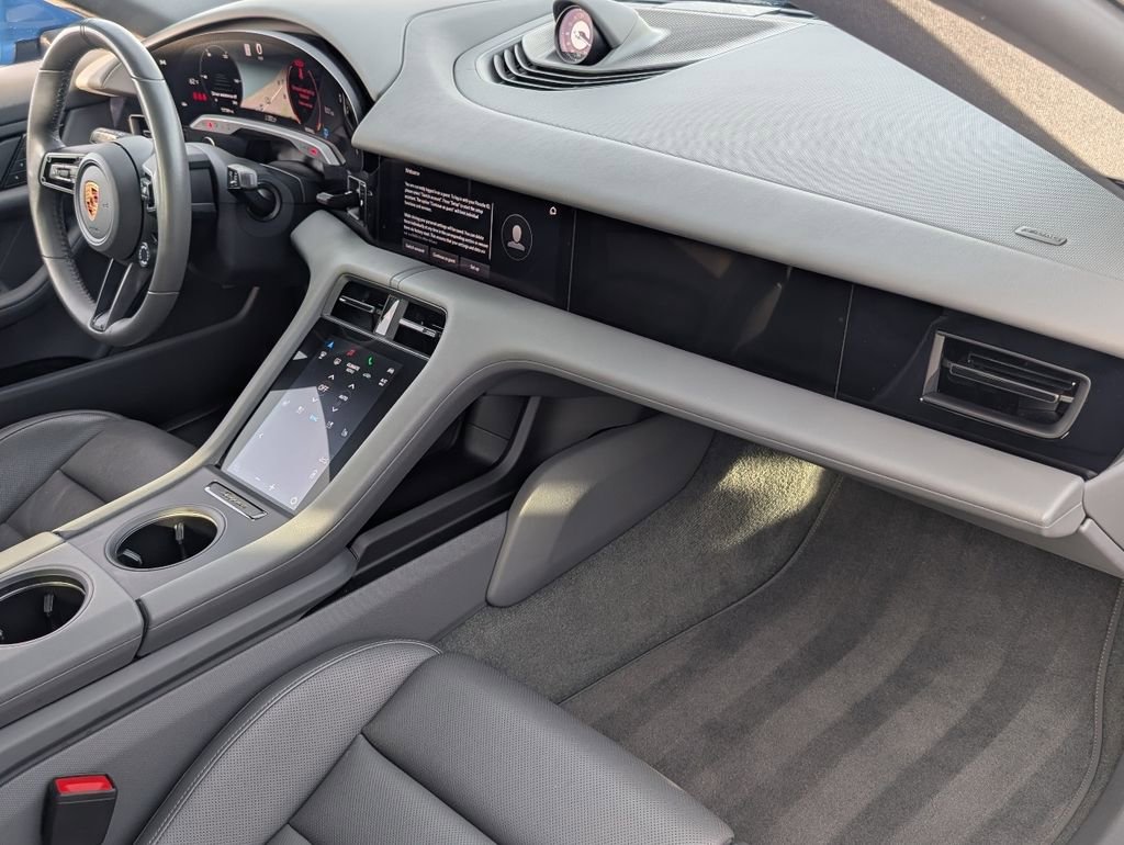 Used 2024 Porsche Taycan image 13