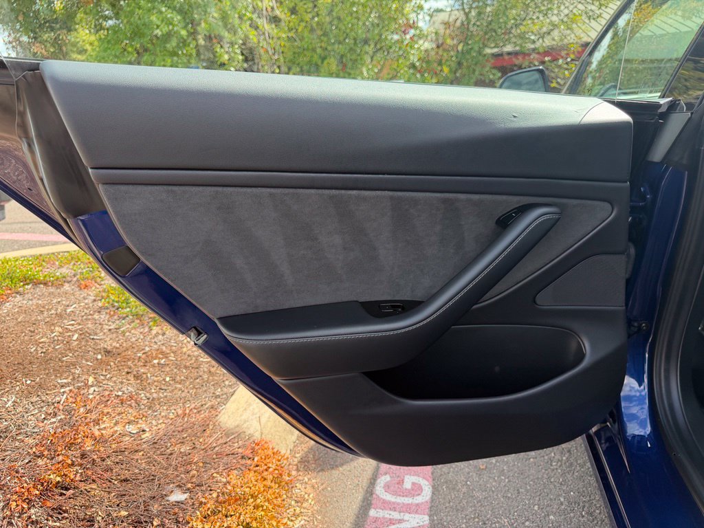 Used 2018 Tesla Model 3 Long Range AWD/4WD image 27