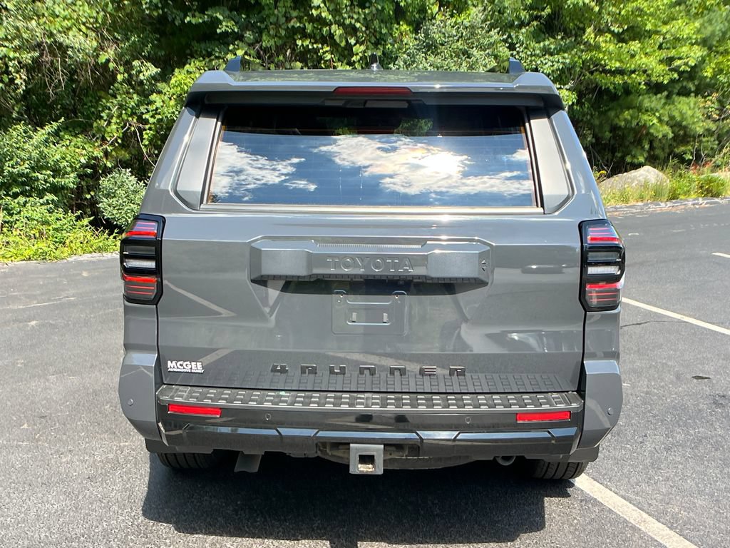 Used 2025 Toyota 4Runner TRD Sport AWD/4WD image 4