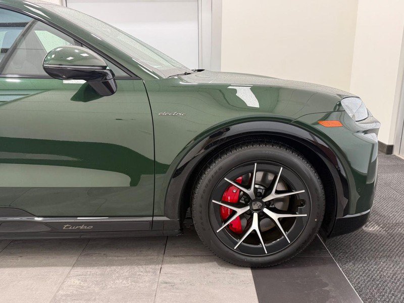 New 2026 Porsche Cayenne Turbo AWD/4WD image 8
