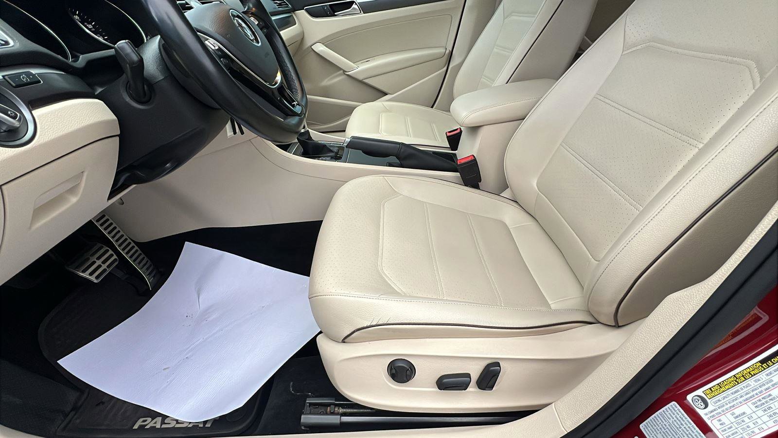 Used 2017 Volkswagen Passat 1.8T R-Line w/ R-Line Lighting Package image 21