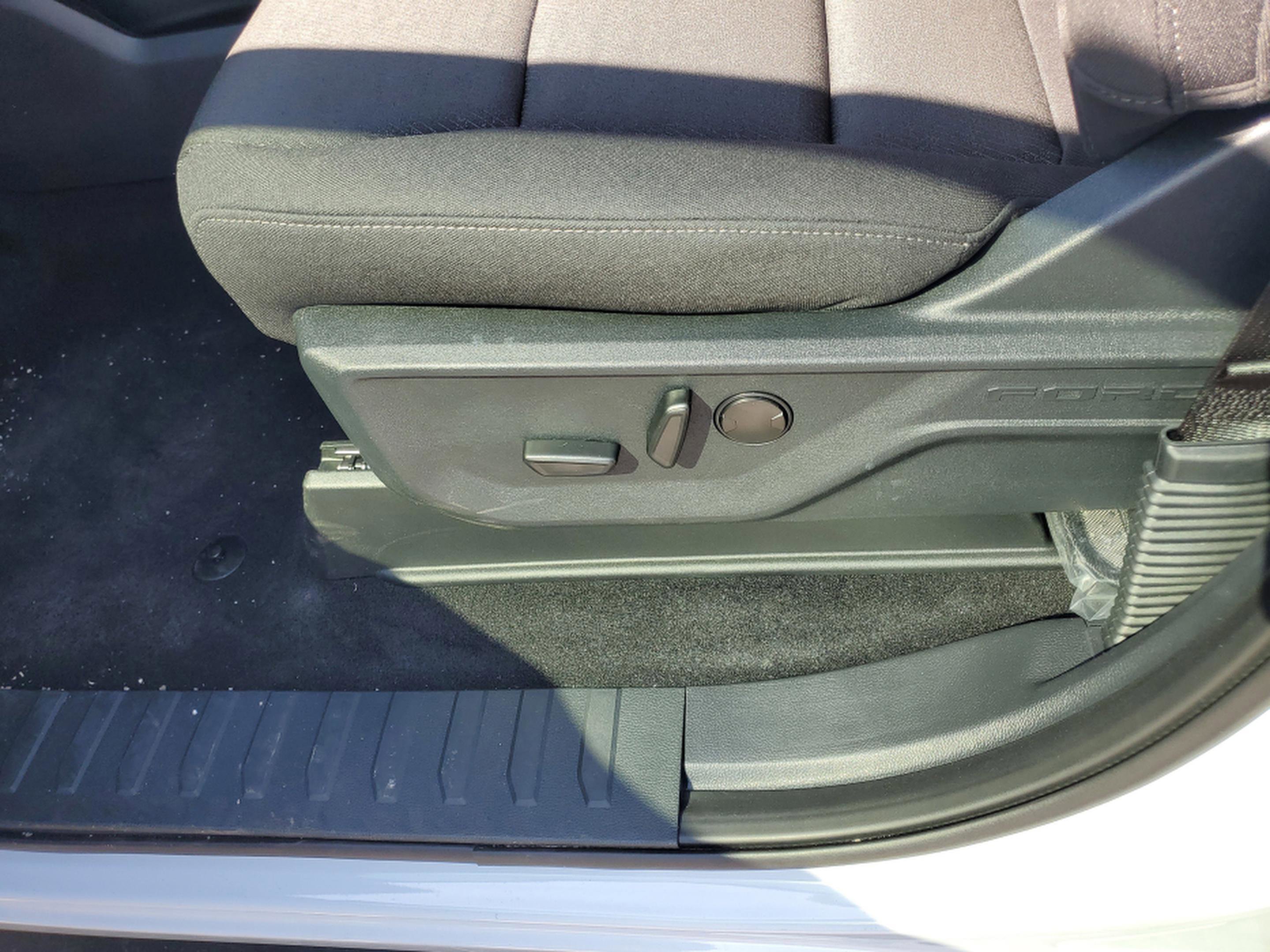 New 2025 Ford F150 XLT w/ Equipment Group 302A MID image 13