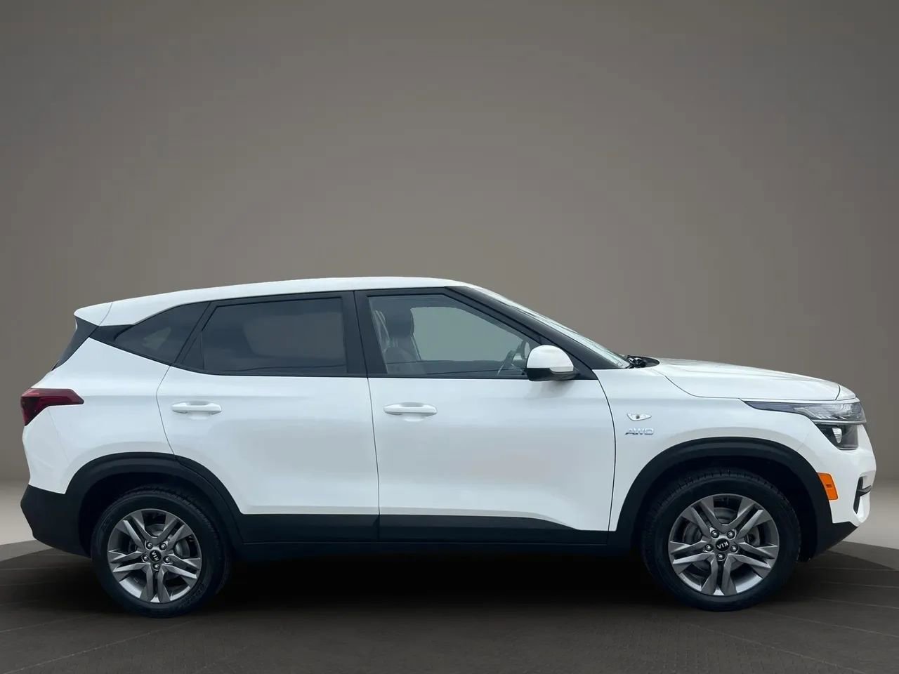 Used 2021 Kia Seltos LX image 4