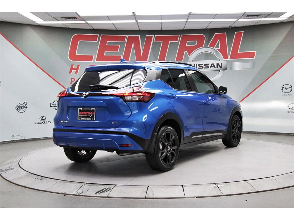 Used 2023 Nissan Kicks SR w/ SR Premium Package image 5