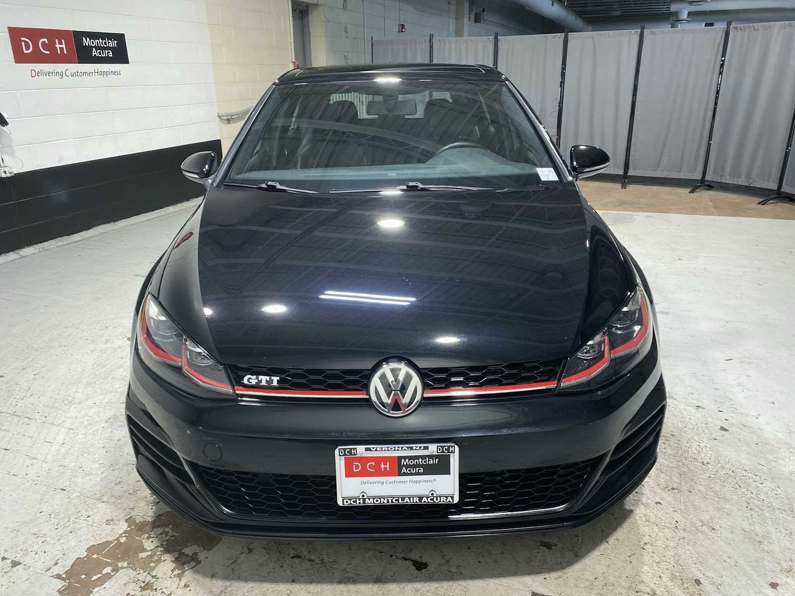 Used 2018 Volkswagen GTI SE w/ SE Leather Package image 6
