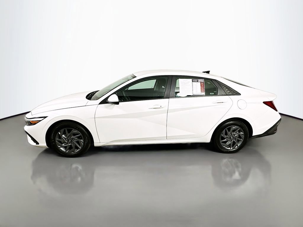 Used 2024 Hyundai Elantra SEL image 5
