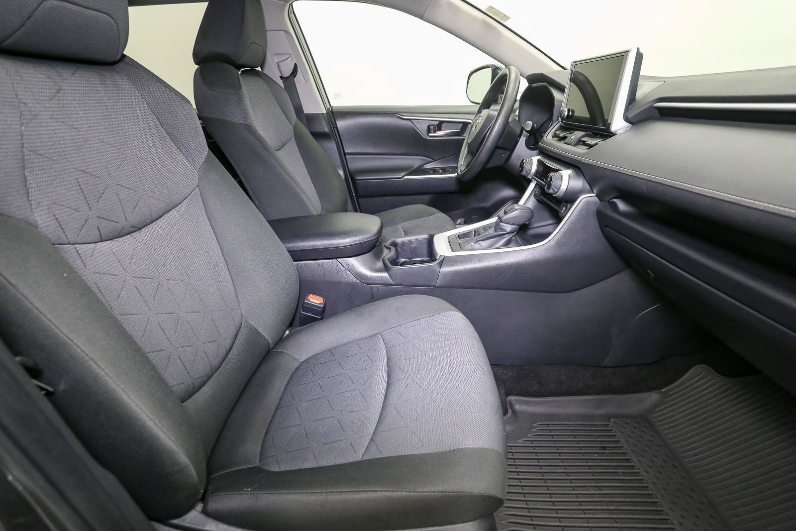 Certified 2025 Toyota RAV4 XLE AWD/4WD image 18