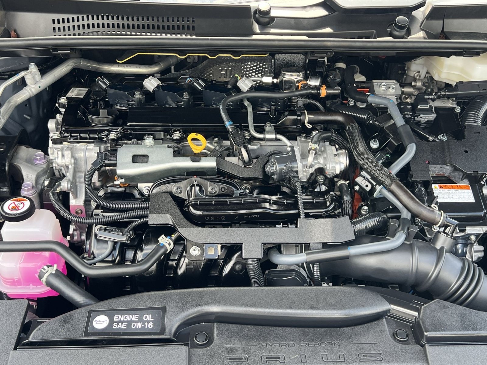Used 2025 Toyota Prius LE FWD image 29