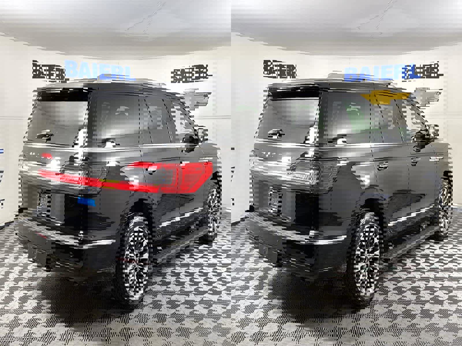 Used 2019 Lincoln Navigator Select image 5