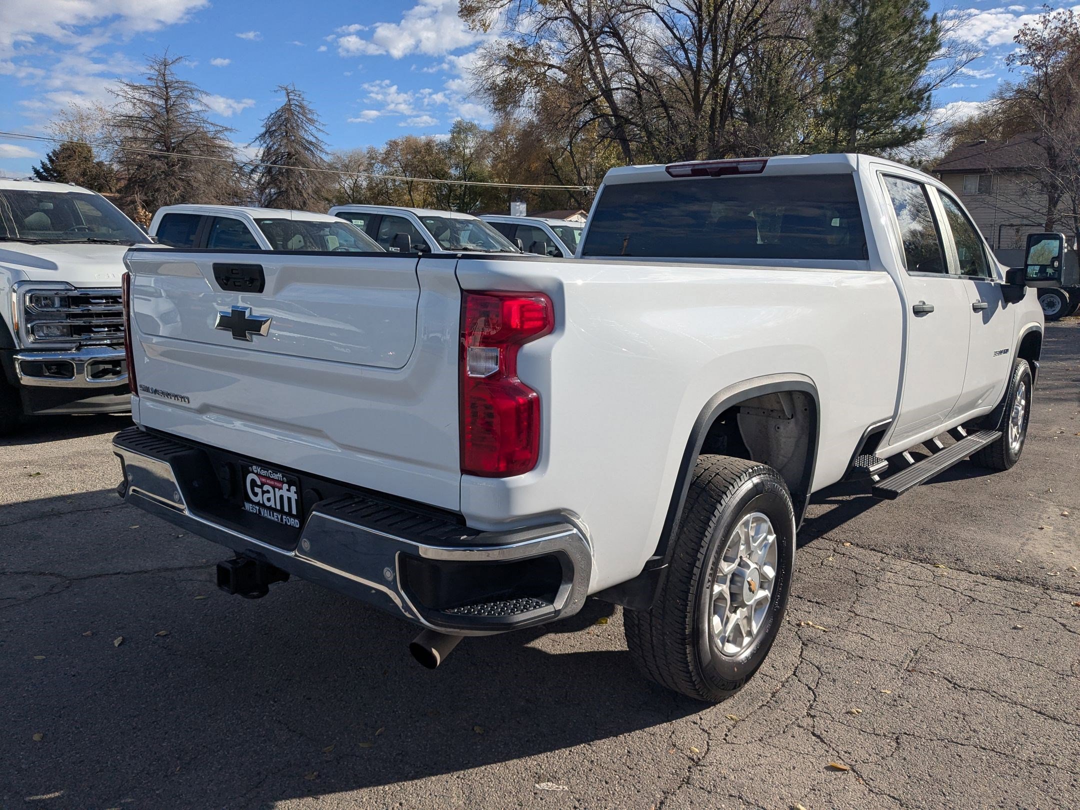 Used 2024 Chevrolet Silverado 3500 W/T image 3