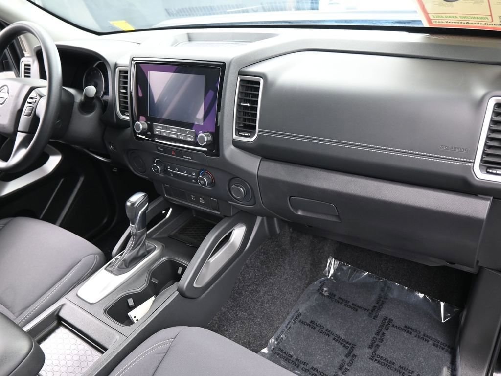 Used 2024 Nissan Frontier SV image 38