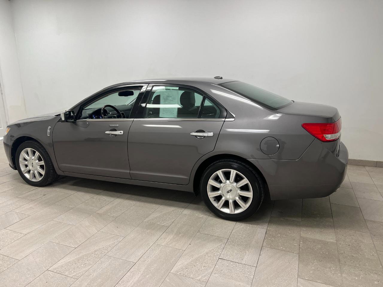 Used 2012 Lincoln MKZ FWD image 14