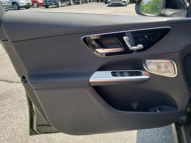 New 2025 Mercedes-Benz GLC 300 4MATIC image 11