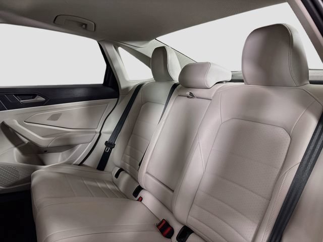Certified 2023 Volkswagen Jetta SE FWD image 28