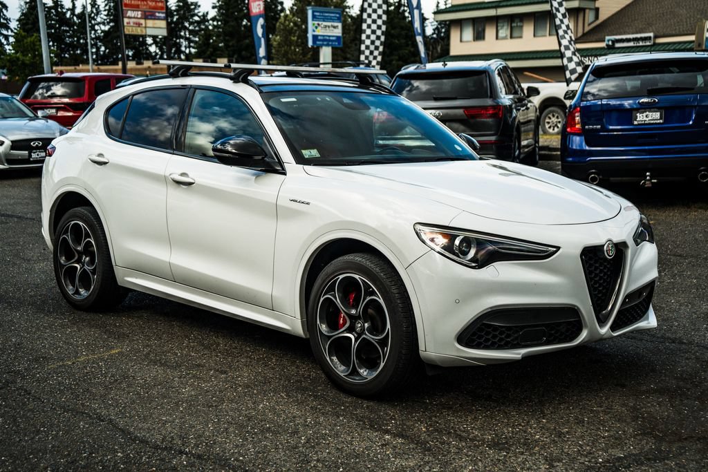 Used 2022 Alfa Romeo Stelvio Veloce AWD/4WD image 6