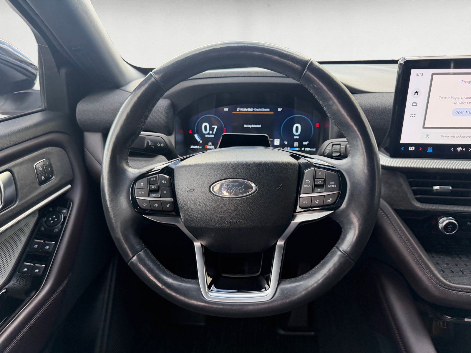 Used 2025 Ford Explorer Platinum RWD image 11