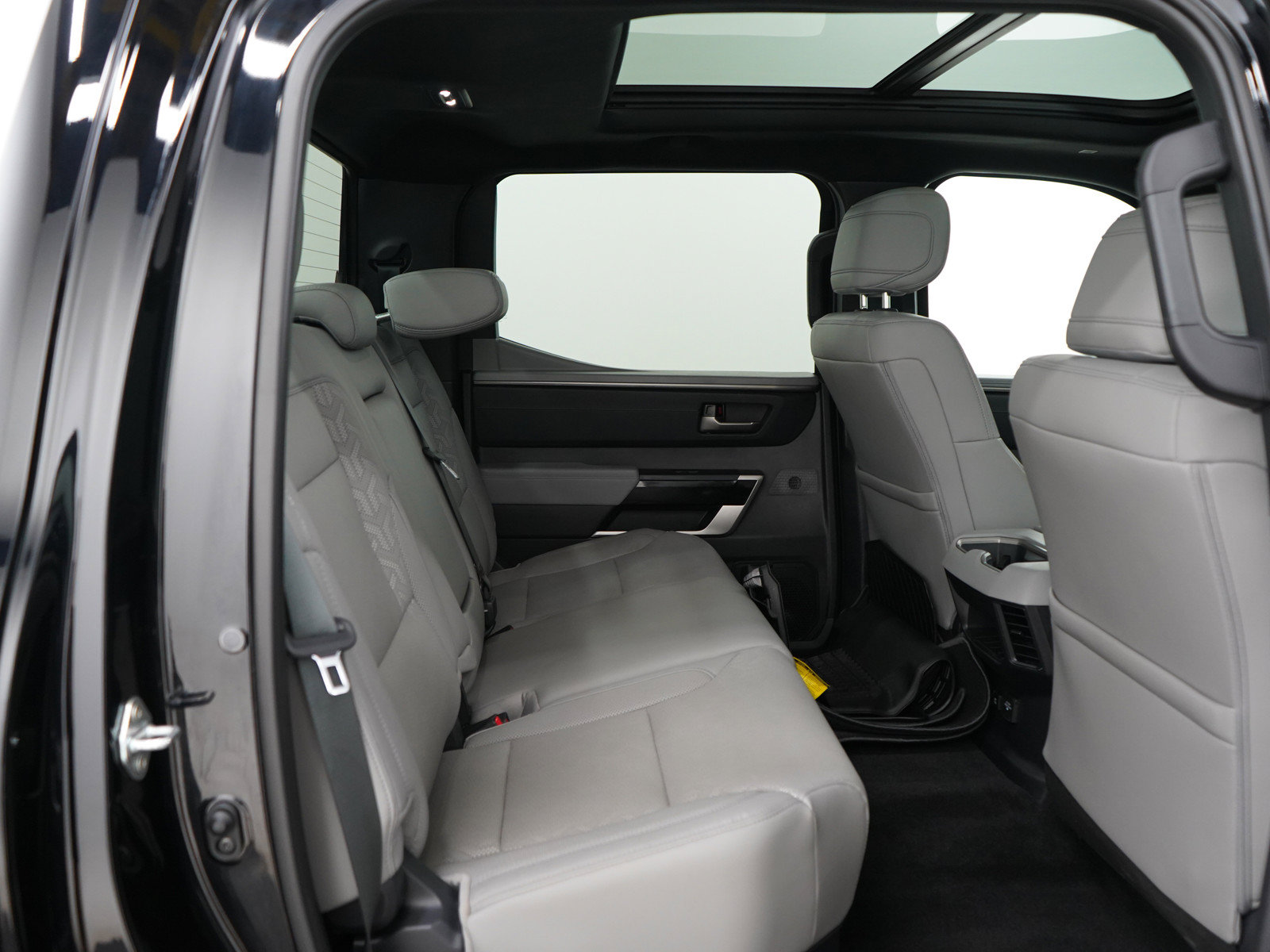 Used 2025 Toyota Tundra Limited AWD/4WD image 14
