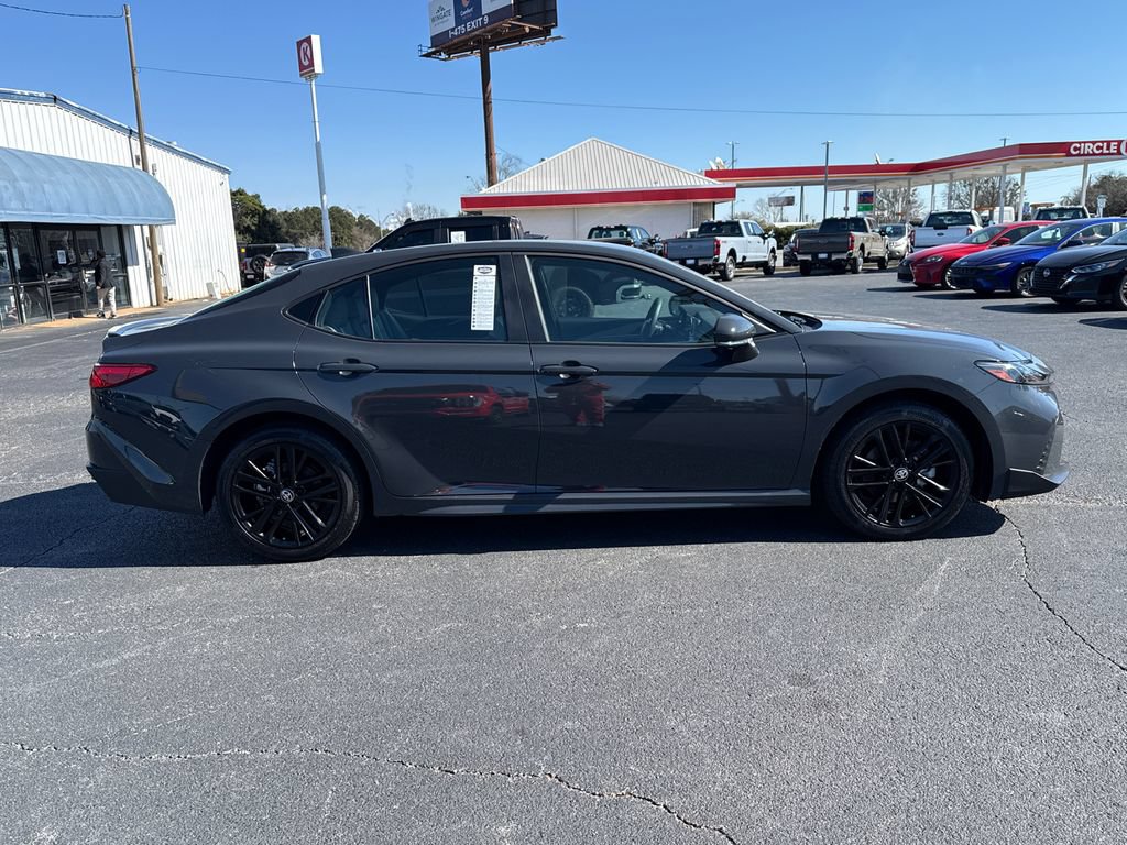 Used 2025 Toyota Camry SE AWD/4WD image 8