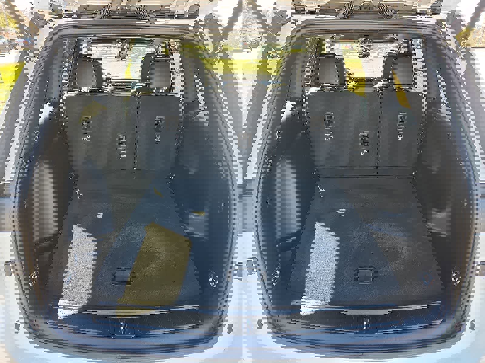 Used 2023 Jeep Grand Cherokee Altitude image 28