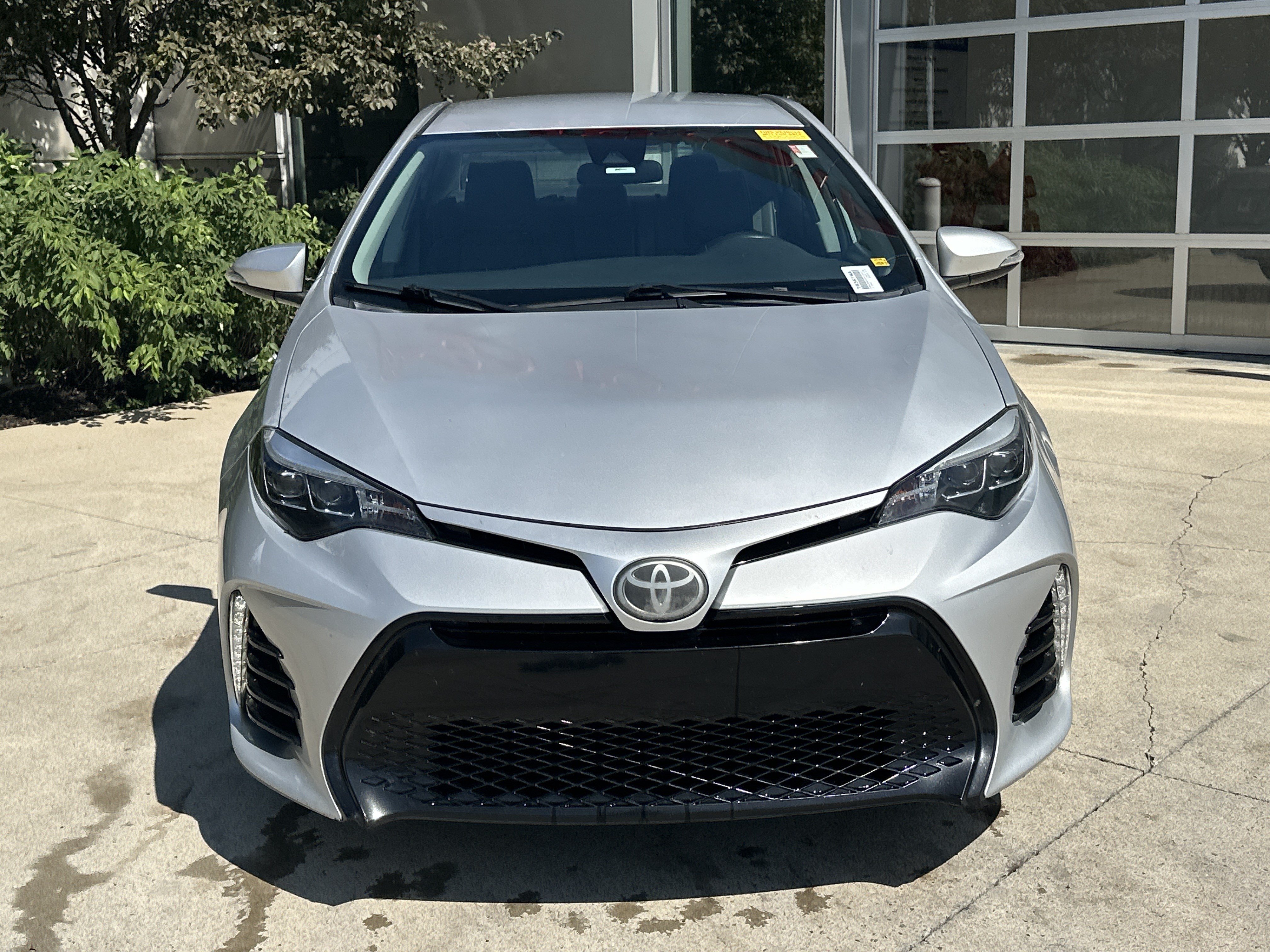Used 2017 Toyota Corolla SE w/ Carpet Mat Package (TMS) FWD image 5