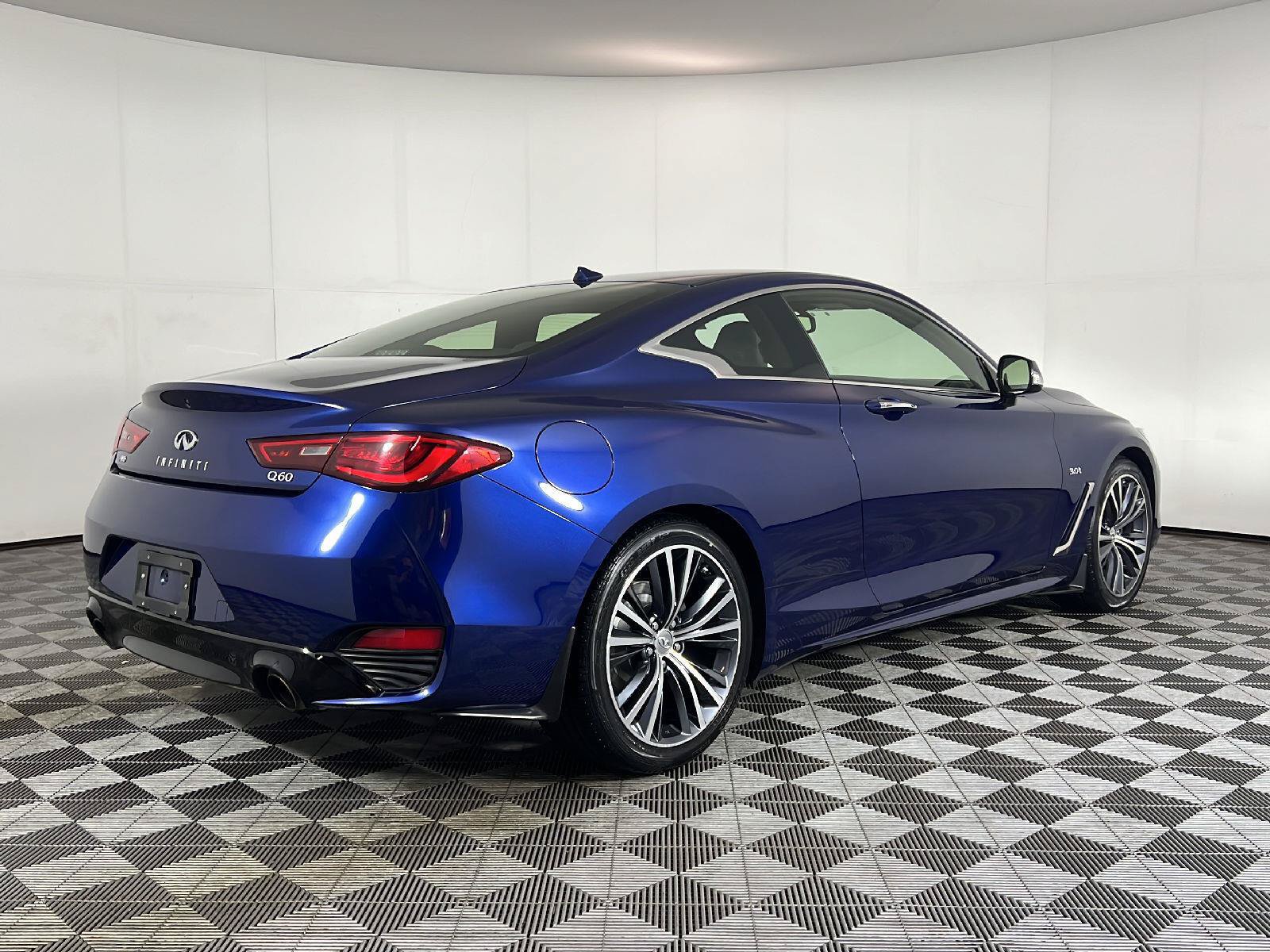Used 2017 INFINITI Q60 3.0t w/ Premium Plus Package 3.0T AWD/4WD image 33