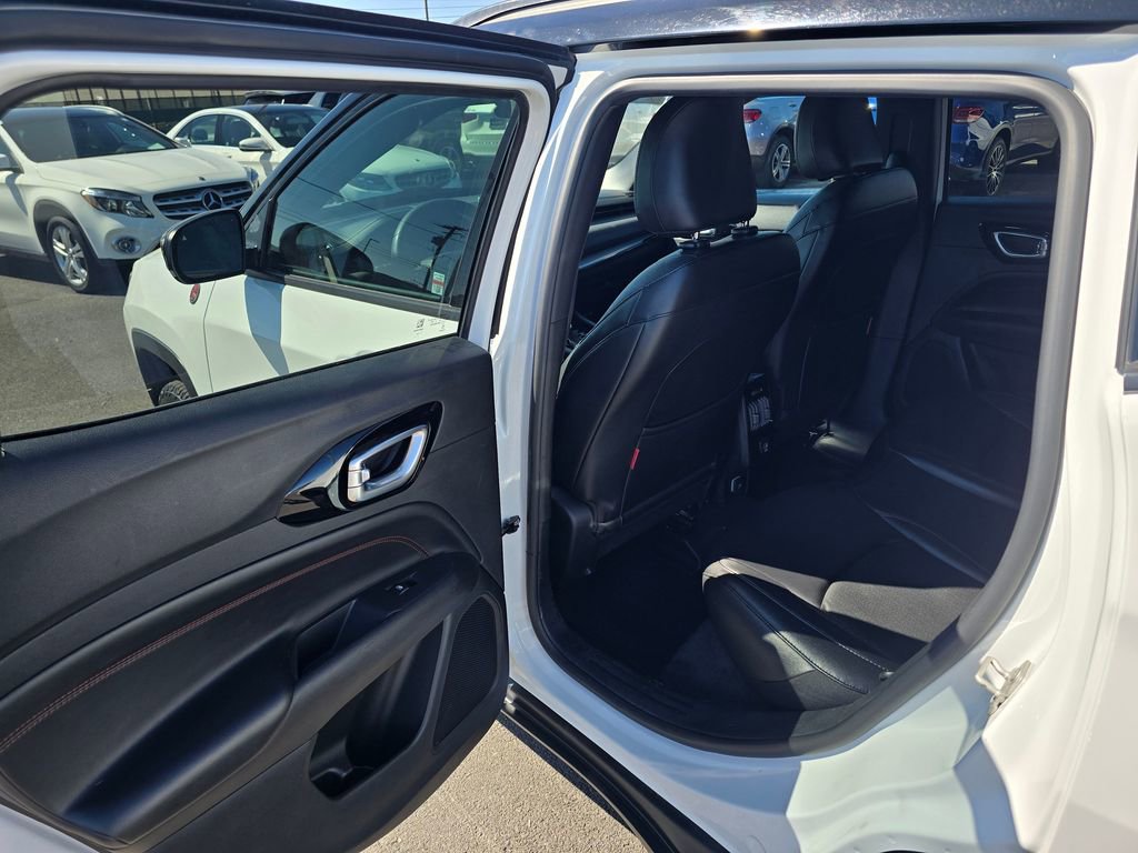 Used 2024 Jeep Compass Trailhawk image 15