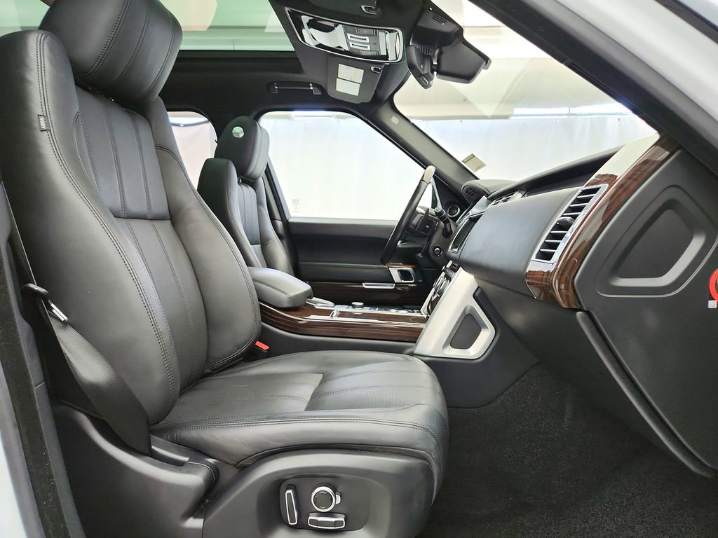 Used 2017 Land Rover Range Rover Supercharged AWD/4WD image 34