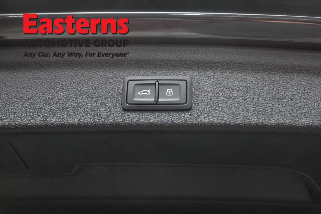 Used 2022 Audi Q3 2.0T Premium w/ Convenience Package image 23