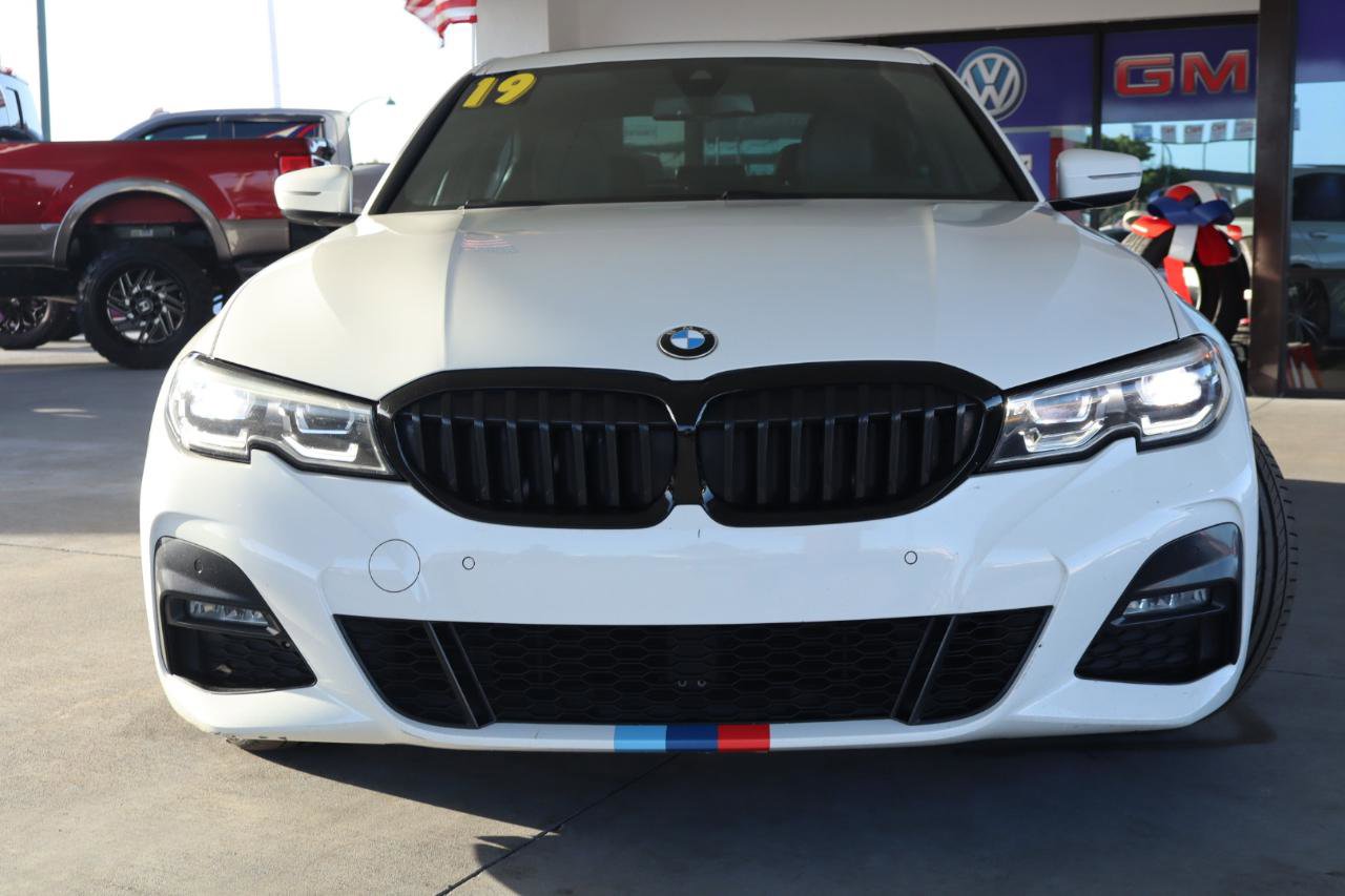 Used 2019 BMW 330i Sedan w/ M Sport Package RWD image 11