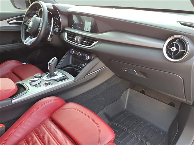 Used 2024 Alfa Romeo Stelvio Veloce image 22