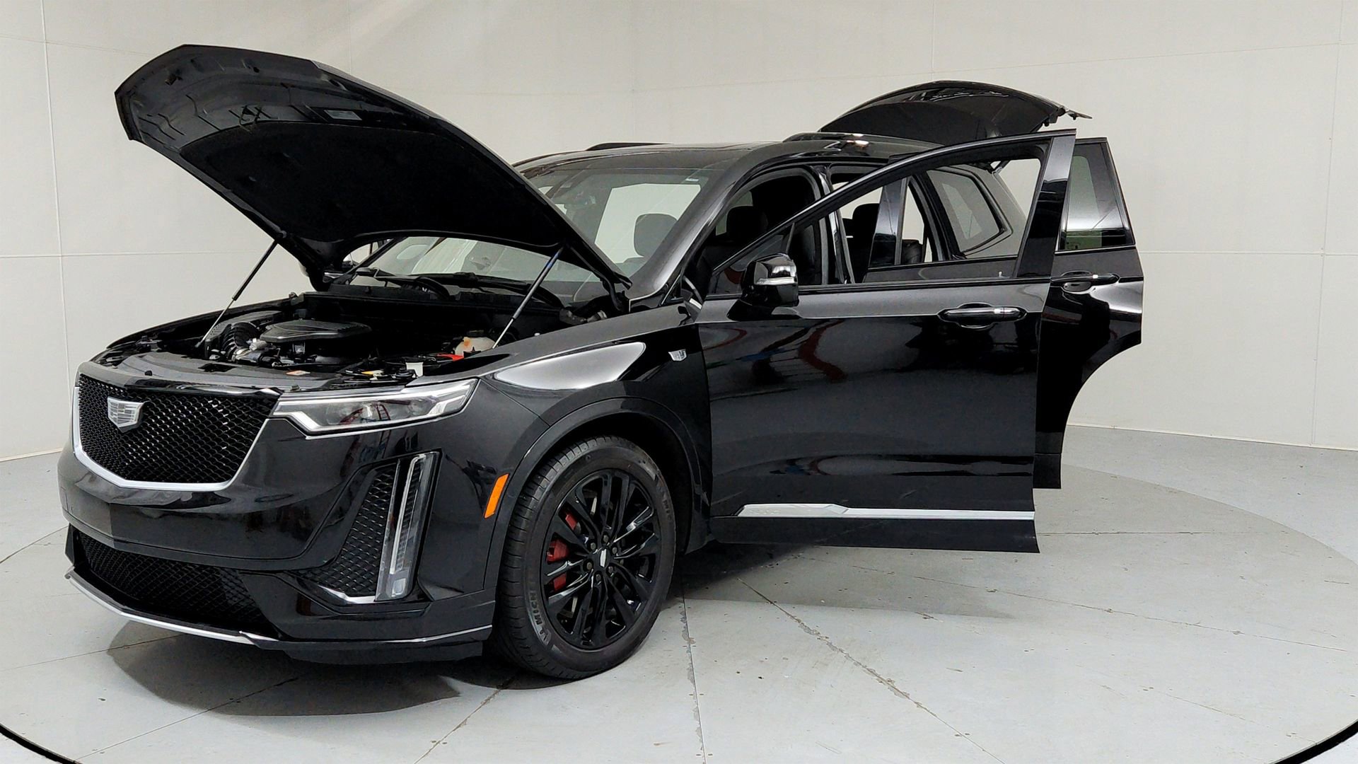 Certified 2024 Cadillac XT6 Sport w/ LPO, Floor Liner Package AWD/4WD image 9