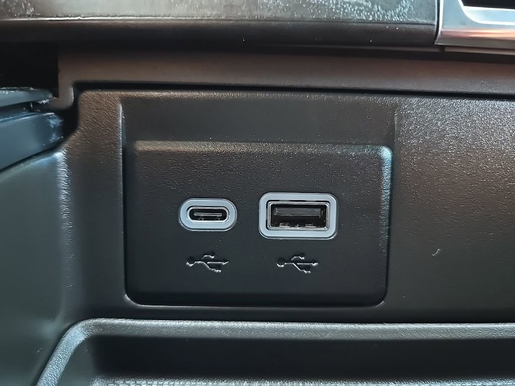 Used 2024 GMC Yukon Denali AWD/4WD image 28